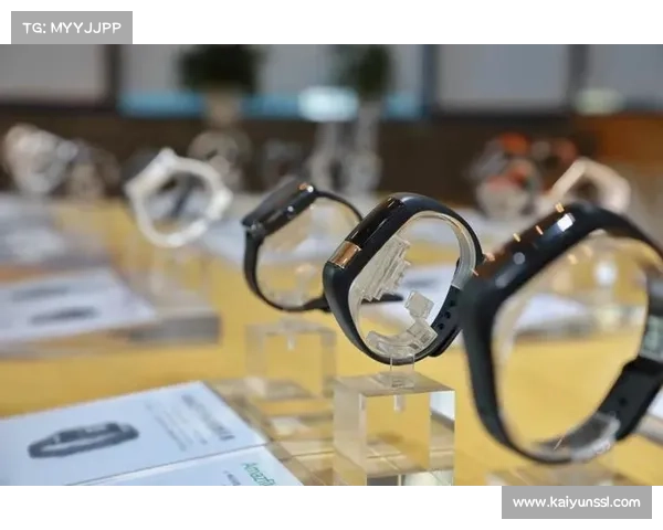 AI健身教练通过可穿戴设备监测用户健康指标，提供运动处方